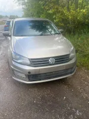Volkswagen Polo 2016 года, VIN XW8ZZZ61ZGG035079, категория B/M1. Модель двигателя 052791, кузов XW8ZZZ61ZGG035079, бежевый цвет. Мощность 110 л.с. (81 кВт), объем двигателя 1598 см³, максимальная масса 1660 кг, масса без нагрузки 1185 кг. Автомобиль не на ходу, находится в залоге.