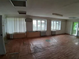 Нежилое помещение 94.9 кв.м, Нижегородская область, назначение: нежилое, год ввода в эксплуатацию 1984, этаж: 1. Адрес объекта: 607490, Нижегородская область, Пильнинский район, р.п. Пильна, ул. Блохина, д. 5. Кадастровый номер: 52:46:0200302:346.