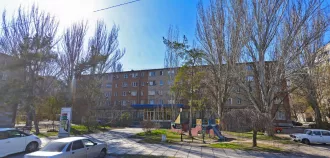 Помещение : Жилое помещение, назначение: жилое. Площадь: общая 12.3 кв.м. Этаж: 3. Этаж — 3 эт. Плoщадь — 12.3 м2 Общая долевая собственность, доля в праве 1/4 Кадастровый номер — 61:58:0003277:1204 
Адрес: Россия, Ростовская обл., г. Таганрог, ул. Осипенко, 51, кв. 4, жилое помещение №18
Наличие…