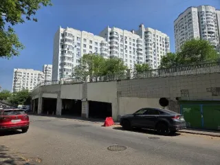 Нежилое помещение 16,1 кв. м, машино-место, Москва, ул. Заповедная. Продажа имущества, находящегося в собственности города Москвы, нежилое помещение по адресу: г. Москва, ул. Заповедная, д. 16, корп. 1, стр. 2, площадью 16,1 кв. м, цокольный этаж № 0, помещение VI, машино-место 8, кадастровый…