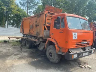 Ко 440-5 2006 транспортное средство специализированное, прочее, мусоровоз, г/н О958ЕА48, цвет: оранжевый, идентификационный номер (VIN) XVL48323060000532, год выпуска: 2006.