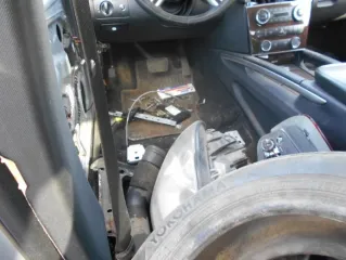 <p>MERSEDES BENS CL500 4 MATIC,2006 г.в. идентификационный номер  VIN : WDC1648861F179273 в виде пригодных к реализации остатков. Автомобиль разукомплектован, не на ходу, снят с регистрационного учета.</p>
