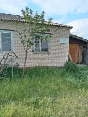 Встроенные нежилые помещения в жилом доме, назначение: нежилое, площадью 64,4 кв. м., кадастровый номер 45:07:033301:377. Вид ограничений и обременений: нет.