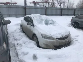 Opel Astra 2011 года