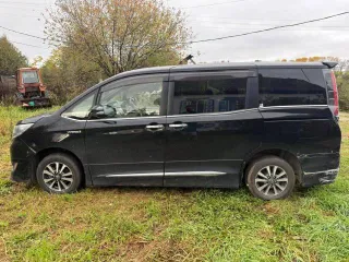 Toyota Esquire 2017 года, 137 л.с., гибрид. Номер кузова ZWR80-0297021.