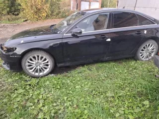 Автомобиль Audi A6, 2015 г.в. Данный объект является бывшим в употреблении, имеет внешние дефекты (коррозия кузова, механические повреждения и сколы).  Ключи и документы отсутствуют.  Покупатель самостоятельно получает информацию о нахождении реализуемого имущества в залоге, а также обременении…