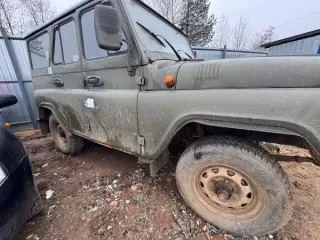 Автомобиль марки УАЗ-31514, 2001 г., госномер А394РО43 отсутствует, цвет зеленый, номер шасси 10017294 (не сверялся), под капотом находится номер 10016355. Переднее пассажирское сидение отсутствует, по всему кузову коррозия, задний бампер отсутствует, запасное колесо отсутствует, колеса марки…