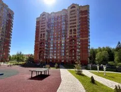 квартира № 13, назначение: жилое, площадь 100,8 кв. м, кадастровый номер: 50:20:0041615:4702, этаж 4, расположенная по адресу: российская федерация, московская обл., одинцовский городской округ, поселок горки 10, д. 34, корпус 2. зарегистрированные и проживающие без регистрации в квартирах…