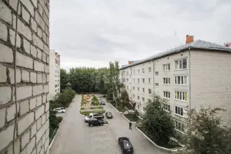 Двухкомнатная квартира 51.7 кв.м, расположенная на первом этаже жилого дома по адресу: Тюменская область, г. Тюмень, ул. Тимуровцев, д. 32, кв. 27. Кадастровый номер 72:23:0104002:1827. С имуществом можно ознакомиться с момента публикации сообщения о торгах и до окончания периода приема заявок по…