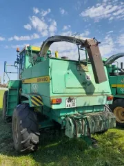 Кормоуборочный комбайн РСМ-100 «Дон-680» с платформой подборщиком и жаткой. Год выпуска 2004. Заводской номер машины 005321. Двигатель номер 40210881. Коробка передач номер 15679. Габаритные размеры 6050 х 3235 х 3980 мм. Цвет яркая зелень. Колесный движитель. Мощность двигателя 206+7.4 л.с…