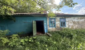 Нежилое здание 131,3 кв.м и земельный участок 1440 кв.м, Курская область. Недвижимое имущество выставляется единым лотом, в составе которого: нежилое здание площадью 131,3 кв.м, количество этажей, в том числе подземных: 1, в том числе подземных 0, кадастровый № 46:17:091707:131; земельный участок…