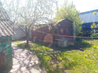 Доля в жилом здании 28.3 кв.м и участке 540 кв.м, Оренбургская область, г. Абдулино, ул. Революционная, д. 178. 1/5 доли в праве на здание, кадастровый номер: 56:36:0102003:247, назначение: жилое, площадь: 28.3 кв.м. 1/5 доли в праве на земельный участок, кадастровый номер: 56:36:0102003:397, вид…