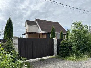 Жилой дом 152,4 кв.м по адресу: Смоленская область, Смоленский район, поселок Авторемзавод, дом 39. Кадастровый номер дома: 67:18:0040102:309. Земельный участок площадью 1701 кв.м, расположенный в Смоленской области, Смоленском районе, сельском поселении Катынское, поселок Авторемзавод. Кадастровый…