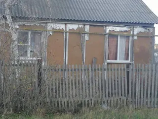 Дом 66,9 кв.м и участок 2000 кв.м в Волгоградской области, Серафимовичский район, хутор Горбатовский, улица Октябрьская, дом 26. Земельный участок кадастровый номер 34:27:100001:118, жилой дом кадастровый номер 34:27:100001:211. Право собственности. Основание на землю: свидетельство от 21.09.1992…