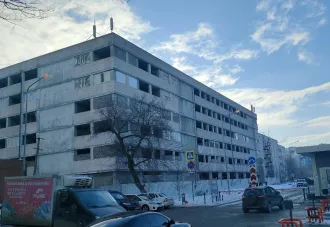 Нежилое помещение 20,7 кв. м, гаражное место 4-42, Самарская обл., г. Самара, Промышленный р-н, ул. Губанова, д. 9, кадастровый номер 63:01:0708002:4537, ограничения и обременения: наличие перепланировки/переустройства/реконструкции установить невозможно, ведется работа по освобождению от имущества…