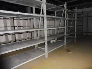 Стеллажи металлические 7х1.8м 15 штук.