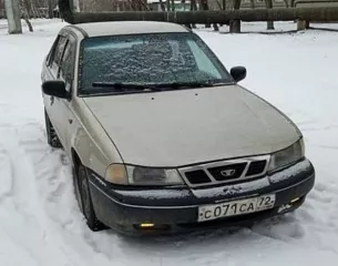 Легковой седан ДЭУ НЕКСИЯ ВDС, 1999 г.в., рег. знак С071СА72, VIN: ULV3L31ВDХА071596, цвет: БЕЖЕВЫЙ.