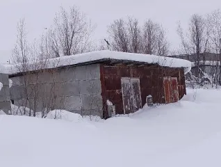 Нежилое здание склада 106,1 кв.м. и земельный участок 350 кв.м., г. Вуктыл, Республика Коми нежилое здание (здание склада) с кадастровым номером 11:17:0402007:320, площадью 106,1 кв.м., 2004 года постройки, расположенного по адресу: Российская Федерация, Республика Коми, муниципальный округ…
