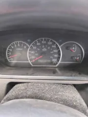 Kia Carens 2005 года, 105 л.с., пробег 201664 км. Цвет темно-зеленый. VIN: KNEFC525155398602. Категория B (M1). ПТС 71ОС 745362. Не на ходу. Требуется переварка порогов и задних внутренних арок, ремонт электрики, системы охлаждения и двигателя. Имеются коррозия, вмятины кузова, требуется покраска…