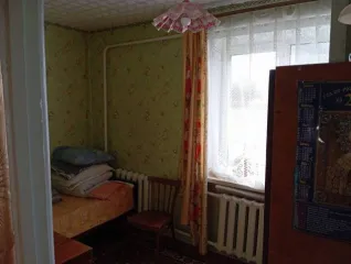 1/4 доли квартиры 57.2 кв. м в Орловской области, еще 1/4 доли в праве собственности на жилое помещение с кадастровым номером 57:16:0010201:356, общей площадью 57.2 кв. м., расположенный по адресу: Российская Федерация, Орловская область, р-н Глазуновский, пгт Глазуновка, пер. Мелиораторов, д 2…