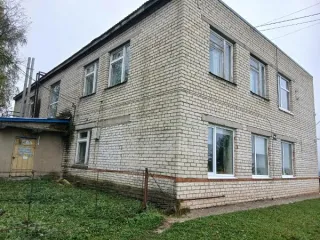 Земельный участок 385 кв. м и здание конторы 508 кв. м, расположенные по адресу: Российская Федерация, Чувашская Республика - Чувашия, м.о. Аликовский, с. Чувашская Сорма, ул. Советская, д. 26, в том числе: 1.1 земельный участок с кадастровым номером 21:07:220803:22, общей площадью 385 кв. м.; 1.2…