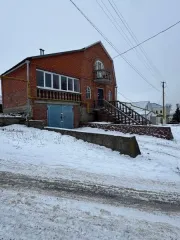 Жилой дом площадью 99,2 кв. м, кадастровый номер 36:06:0400006:312, земельный участок площадью 860 кв. м, кадастровый номер 36:06:0400006:70, расположенные по адресу: Воронежская область, Верхнемамонский район, с. Дерезовка, ул. Центральная, д. 97. Количество подземных этажей: 1. Назначение здания…