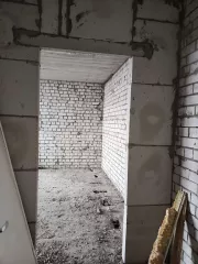 Жилое помещение (квартира) - 44.2 кв. м, кадастровый номер 63:01:0807008:1003, 
Адрес: г. Самара, ул. Братьев Коростелевых, д. 66А, кв. 50, 
Ограничения и обременения: без внутренней отделки (отсутствует сантехническое оборудование, разводки электрики по квартире), в квартире третьи лица не…