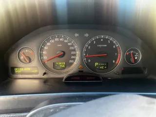 Автомобиль ВОЛЬВО S60, 2005 года выпуска, VIN: YV1RS614962503556, двигатель B5244S 3728768, кузов YV1RS614962503556, мощность двигателя 170 л.с.  125 кВт , рабочий объем двигателя 2435, разрешенная максимальная масса 2000 кг, масса без нагрузки 1561 кг. Лакокрасочное автомобиля в хорошем состояние…