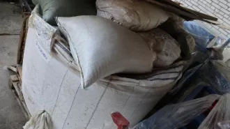 Наполнитель для кошачьего туалета (годный остаток) Наполнитель для кошачьего туалета, упакованный в транспортную тару биг-бэги с маркировкой: Ashapura bentonite granules Batch No:01, Ashapura group of industries, made in India, общим весом - 3021 кг.№ф-07/21/181 и-78 (годный остаток) 
