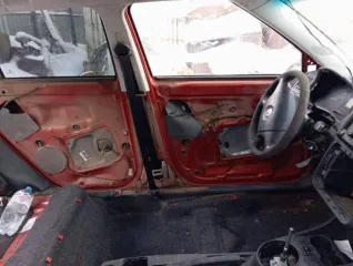 Škoda Fabia 2008 года выпуска, VIN XW8AH15J09K500864, цвет оранжево-красный, автомобиль снят с учета и находится в разукомплектованном состоянии.