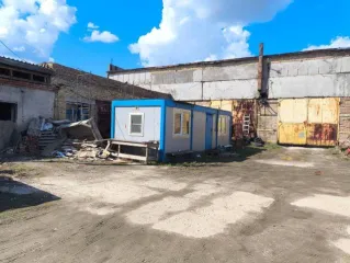 Помещения и земельный участок 3543 кв.м., Республика Коми. Земельный участок (к/н 11:20:0606003:686, адрес: Российская Федерация, Республика Коми, городской округ Ухта, г. Ухта, ул. 8 Марта), Нежилое помещение (к/н 11:20:0606004:298, адрес: Республика Коми, г.Ухта, ул.8-ое Марта, 20, объект № 6)…