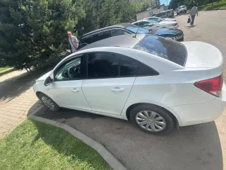 Chevrolet Cruze, 2012 года, 141 лс, 300000 км, АКПП. Легковой автомобиль, Марка - CHEVROLET, МОДЕЛЬ - KL 1J CRUZE, 2012 Г.В. VIN: XUFJA695JC3058496. Требуется ремонт, сколы, ржавчина, коррозии. Является предметом залога ООО ПКО "Филберт". Обременения и ограничения на распоряжение и эксплуатацию…