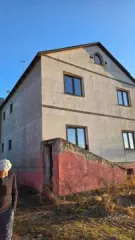 Жилой дом 321.8 кв.м, участок 506 кв.м, Ленинградская область, Кингисеппский район, Большелуцкое сельское поселение, деревня Новопятницкое. Земельный участок площадью 506 кв.м, категория земель - земли населенных пунктов, разрешенное использование - индивидуальное жилищное строительство. На участке…