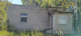 Земельный участок площадью 1597 кв. м с кадастровым номером 13:23:1009039:196, категория земель: земли населенных пунктов, разрешенное использование: склады, местоположение: Республика Мордовия, г. Саранск, ул. Пролетарская. На участке расположены объекты недвижимого имущества: здание ветаптеки…