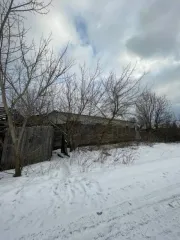 Жилой дом 93,8 кв. м и земельный участок 1500 кв. м в Ульяновской области. Здание жилое, площадь 93,8 кв.м, кадастровый номер 73:22:010101:65. Земельный участок площадью 1500 кв.м, категория земель населенных пунктов, разрешенное использование под индивидуальное жилищное строительство, кадастровый…