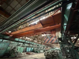 Кран мостовой 5т 1977 года выпуска. Внешне не разукомплектован, возможно отсутствие деталей.