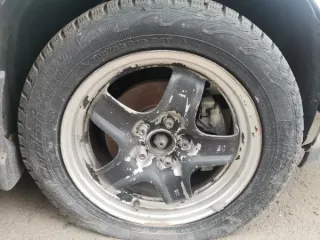 Opel Astra 2012 года, седан (A-H/HB). Цвет серебристый. Госномер K658XE124. VIN и номер кузова: XWF0AHL69D0003003. Модель двигателя: Z13XER-20SP1778, объем 1796 см³, мощность 110 л.с. Рабочее состояние не проверялось. Имеет повреждения и сколы ЛКП на переднем бампере и переднем правом крыле…