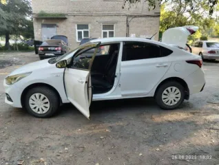Hyundai Solaris, 2018 год, 100 л.с., 226857 км, АКПП. Идентификационный номер (VIN): Z94K241BAJR068972, номер двигателя: G4LC HD098768, цвет кузова: белый, рабочий объем: 1368 см³, тип транспортного средства: легковой седан, пробег: 226857. Является предметом залога в пользу «Азиатско-Тихоокеанский…