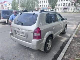 Hyundai Tucson 2005 года выпуска, VIN KMHJN81DP6U258193.