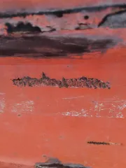 Нефаз 96742-03 2010. Полуприцеп-цистерна, марка: НЕФАЗ 96742-03, год изготовления: 2010, цвет: оранжевый, VIN: X1F96742BA0001120, госномер: АР584486, кузов №: X1F96742BA0001120. Имеет множественные сколы, местами коррозию, отсутствуют все колесные диски и резина.