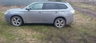 Mitsubishi Outlander 2012, 140 лс, 278252 км, АКПП; легковой автомобиль МИЦУБИСИ АУТЛЕНДЕР, 2012 г.в. VIN: JMBXTGF2WDZ004489. Тех. состояние: автомобиль в удовлетворительном техническом состоянии, на ходу. Имеются повреждения от ДТП: бампер задний - вмятина на неокрашенной части, крышка багажника…