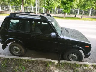 Легковой автомобиль LADA 4X4; 2023 г.в.; г/н: С535СН43, цвет: черный; VIN: XTA212140R2502706 (вторичные торги). Легковой автомобиль LADA 4X4; 2023 г.в.; г/н: С535СН43, цвет: черный; VIN: XTA212140R2502706; задняя левая фара разбита. Местонахождение: Кировская область, г. Киров, ул. Горького, д. 41…