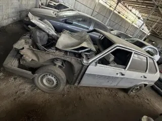 ВАЗ 21093 2003 Имущество в качестве годных остатков: Автомобиль ВАЗ 21093, г/н А152НТ196, г.в. 2003, VIN XTA21093033480288 Вид транспорта: легковой автомобиль Объем двигателя: информация отсутствует Год выпуска: 2003 Коробка передач: информация отсутствует Привод: информация отсутствует…