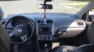 Volkswagen Polo 2013 года, 105 л.с., пробег 300000 км, автоматическая коробка передач. VIN: XW8ZZZ61ZEG023834.