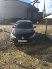Volkswagen Polo 2016 года, черный цвет, VIN: XW8ZZZ61ZGG037602, госномер: Х610ХТ43, мощность двигателя 110 л.с. (81 кВт), объем двигателя 1598 куб.см, разрешенная максимальная масса 1660 кг, масса без нагрузки 1194 кг. Автомобиль находится в залоге у ПАО "Совкомбанк". Расположен в г. Яранск…