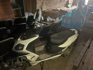 24 позиции мототехники: QUAD RAIDER 600 LE, SYM UA60A2-6 и другие, 1979-2024. Подробное описание в прикрепленном извещении в формате docx. Имущество длительное время не эксплуатировалось и не подвергалось обслуживанию, нет возможности проверить работоспособность. Наличие скрытых повреждений выявить…