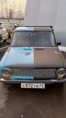 ВАЗ-210130 1983 года, госномер С872ТВ43, VIN XTA210130D4261831. Окрашен в синий и черный цвета вдоль корпуса. Имеются следы коррозии на кузове. Отсутствует аккумулятор, ключи и документы. Рабочее состояние не проверялось.