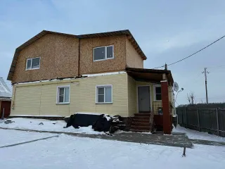 Дом 101,6 кв.м и участок 896 кв.м в Челябинской области, поселок Синий Бор, улица Молодежная, дом 5. Кадастровый номер дома: 74:21:0204007:97, земельного участка: 74:21:0204007:51.