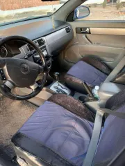 Шевроле Лачетти 2007 года, 109 л.с., пробег 200000 км, автоматическая коробка передач. VIN: XUUNA196J70000794, госномер: Р014ОО30.