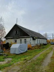 Продается нежилое помещение общей площадью 199.4 кв. м. Адрес: Российская Федерация, Республика Карелия, Сегежский район, п. Валдай, ул. Комсомольская, д. 2, пом. 2. Кадастровый номер: 10:06:0050103:402.